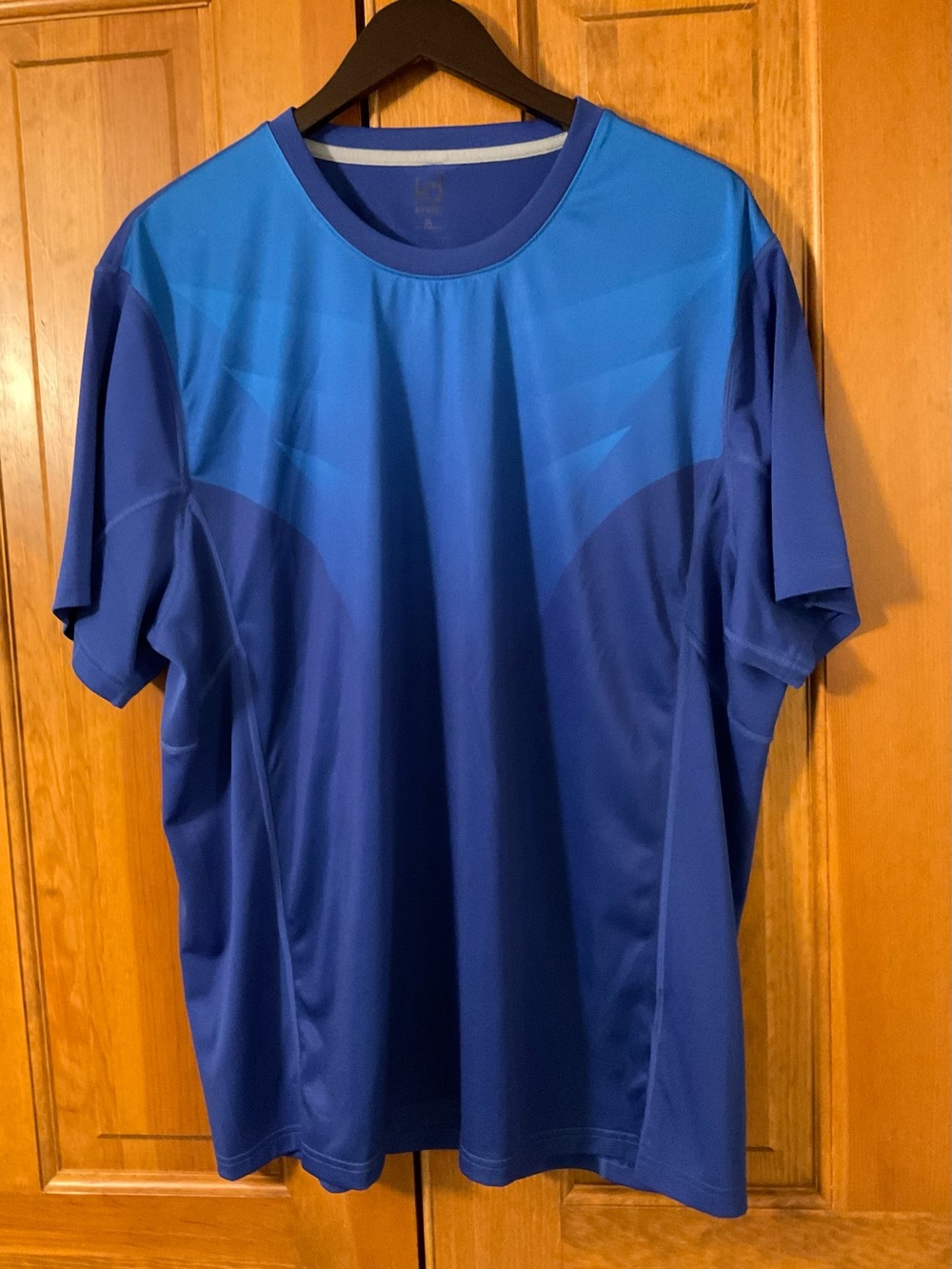 I-d Idealogy Men’s XL Blue Gradient Athletic T-Shirt